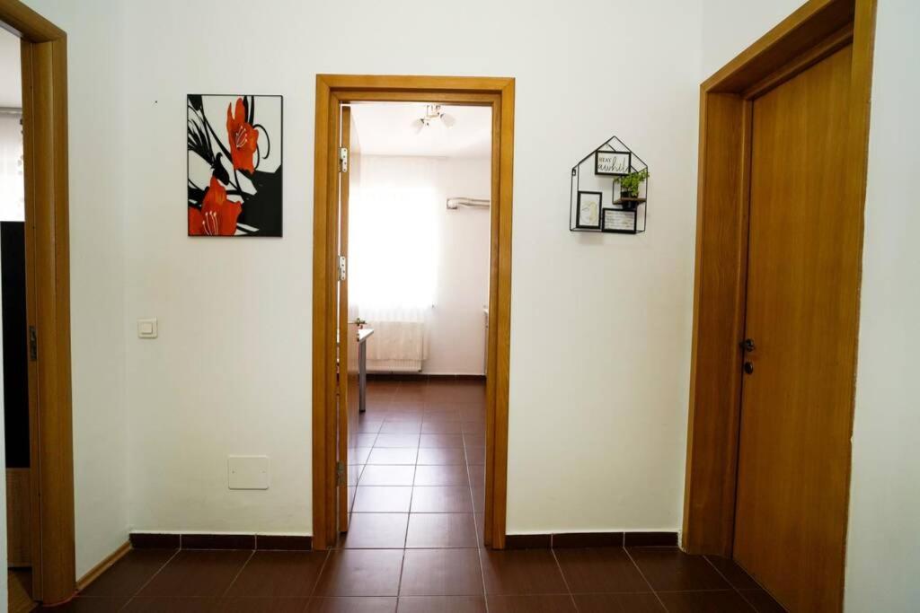 Sky Modern 1 Bedroom Apt W Free Parking 布加勒斯特 外观 照片